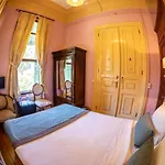 Buyukada Anastasia Meziki Boutique מלון