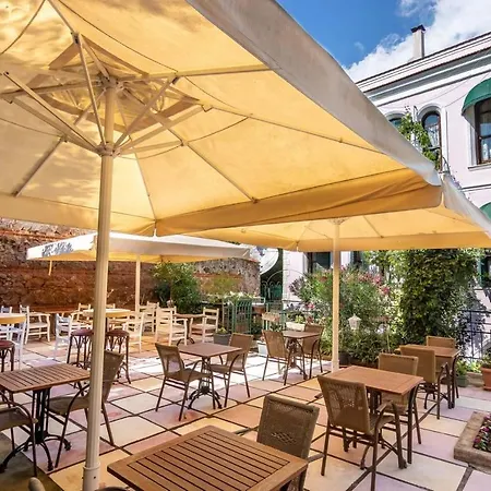 Buyukada Anastasia Meziki Boutique Адалар
