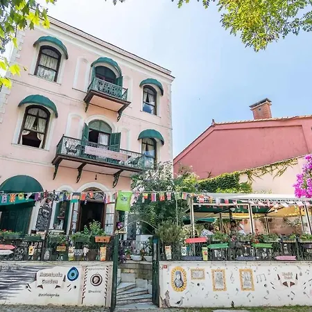 Buyukada Anastasia Meziki Boutique
