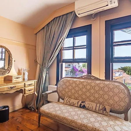 Otel Buyukada Anastasia Meziki 3*